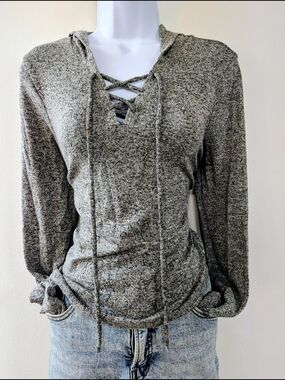Women's Gray Crisscross Lightweight Hoodie